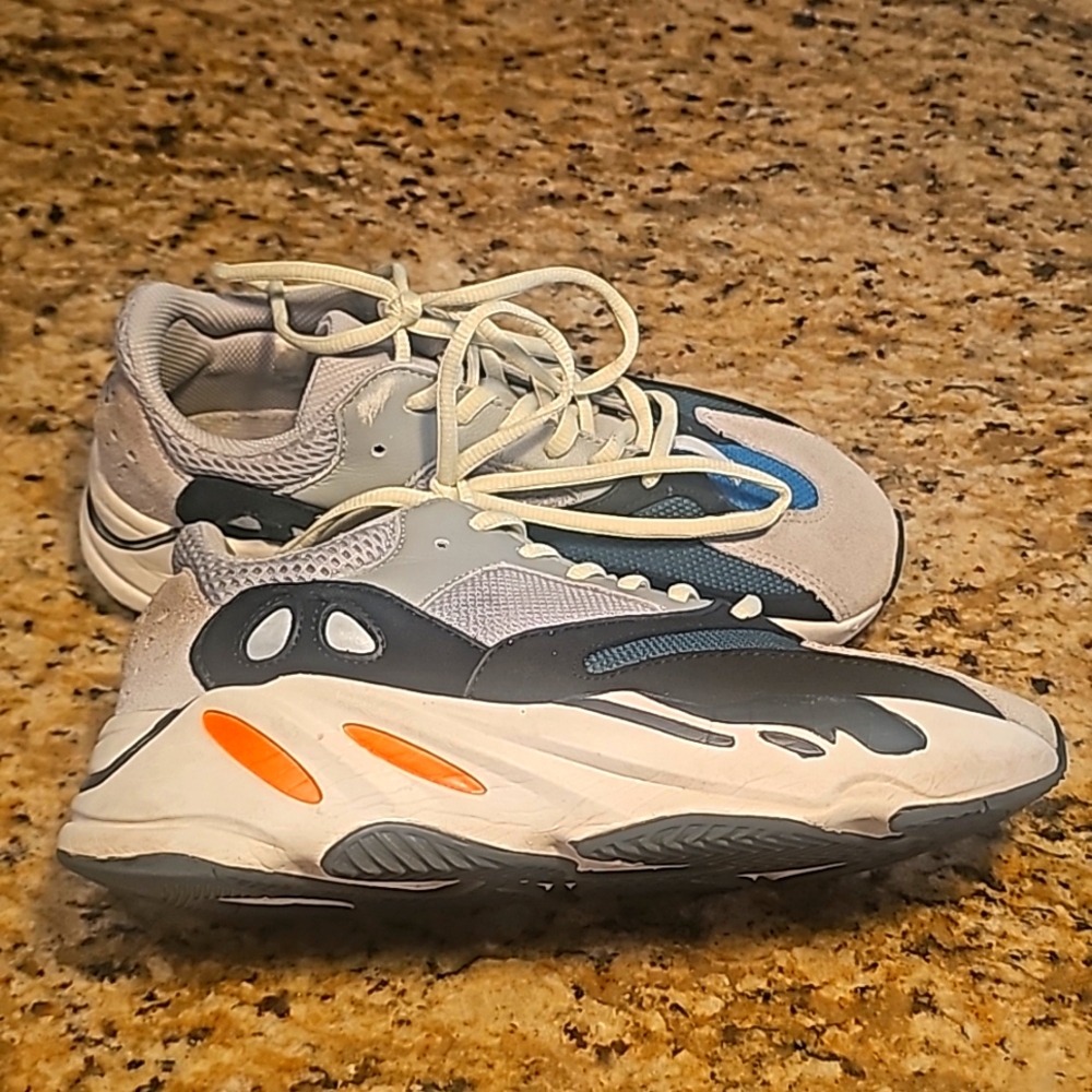 Adidas Yeezy Wave Runner